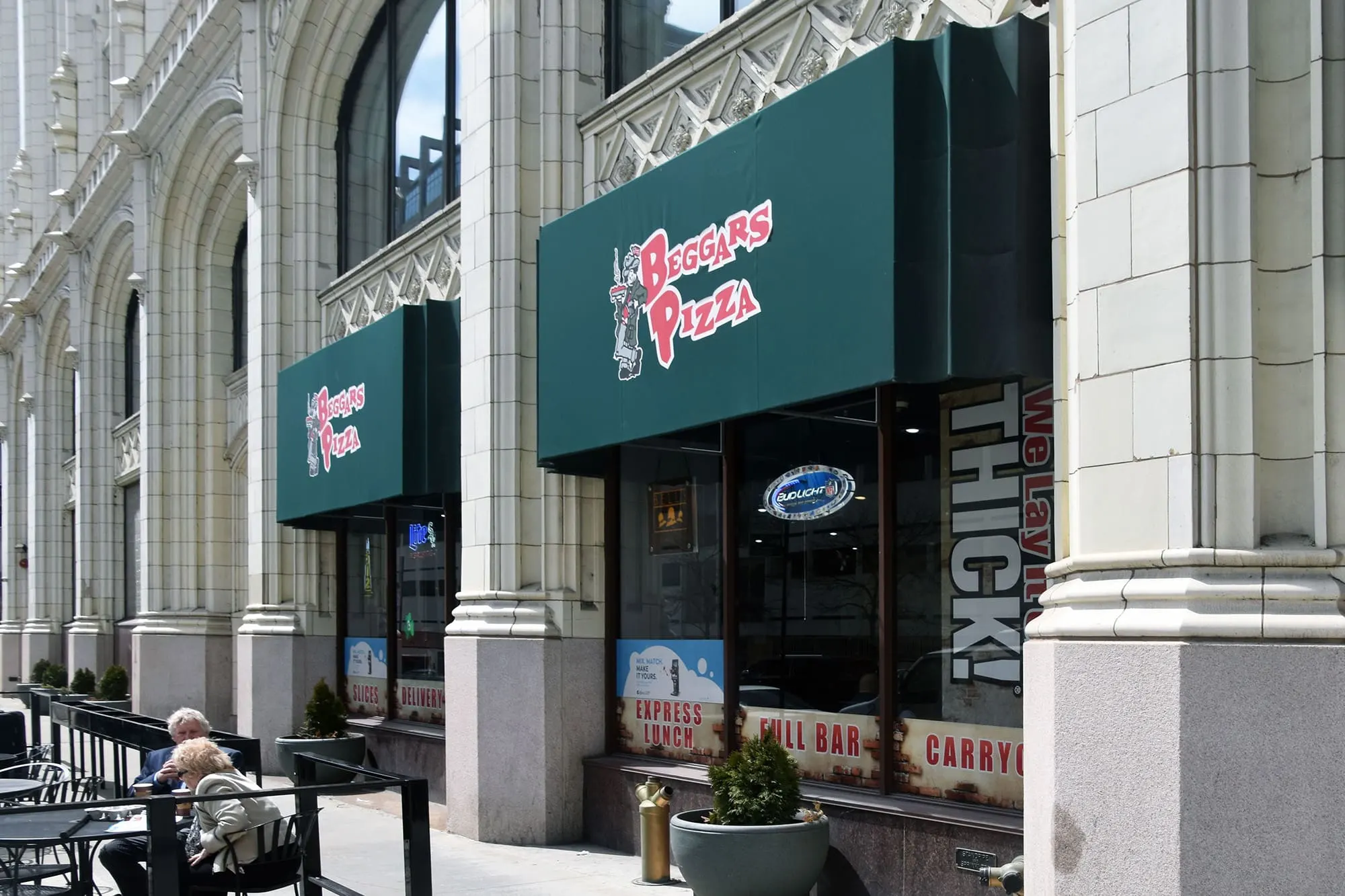 Another exterior image of Beggars Pizza in Chicago's West Loop